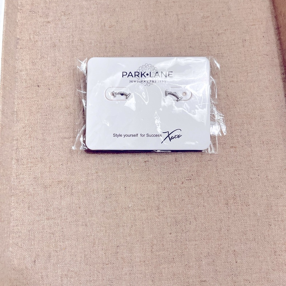 Park Lane Happy Stud earrings in Silver
